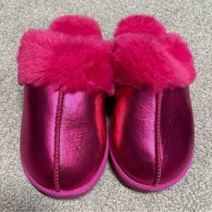 Brand New/Never Worn-Kids Cozy Pink Slippers-Size 2-3